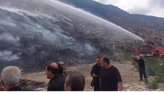 پس ازحضور استاندار انجام شد، حضور فعالانه آتش نشان های ۸ شهر مازندران برای مهارآتش عمارت زباله آمل